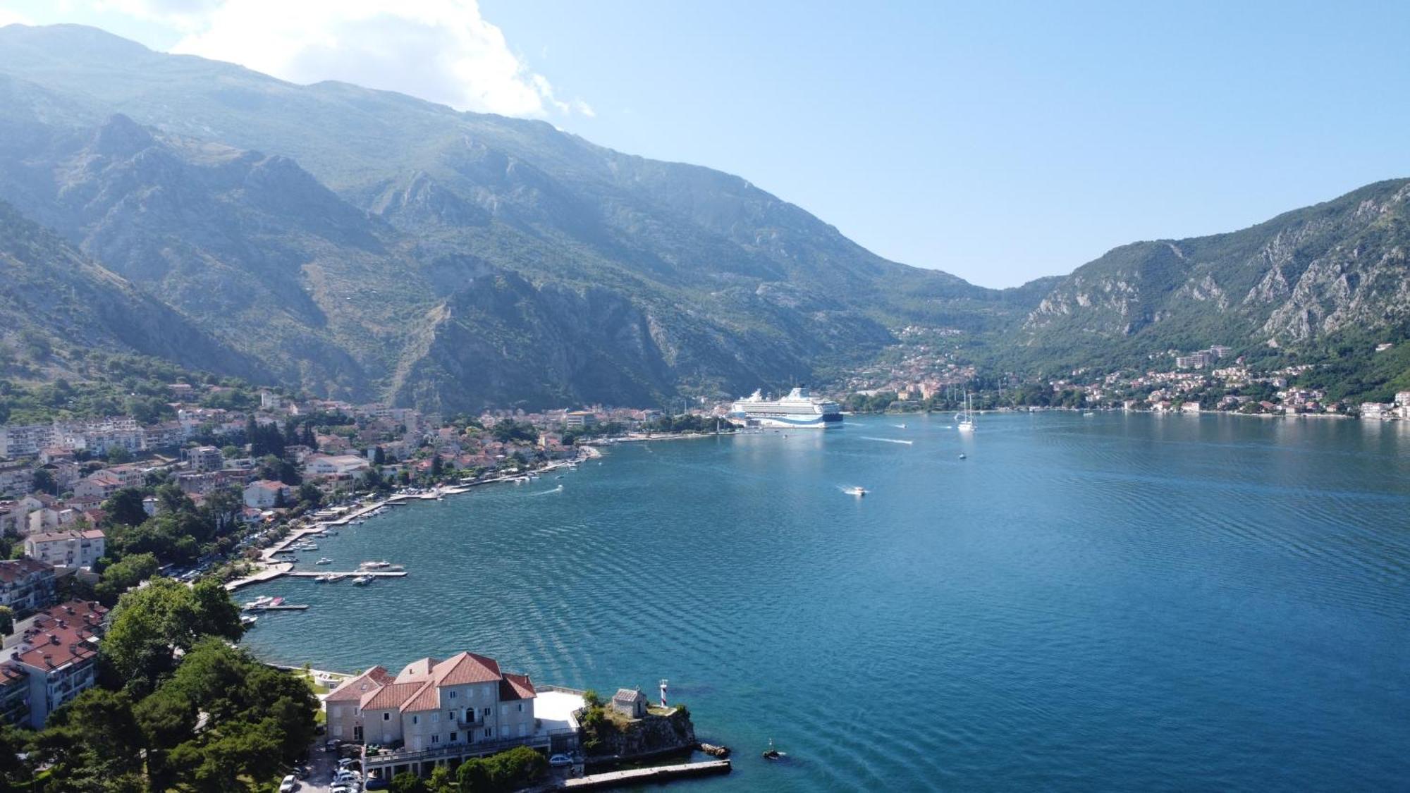 Rooms & Apartments Vukasovic Kotor Eksteriør bilde