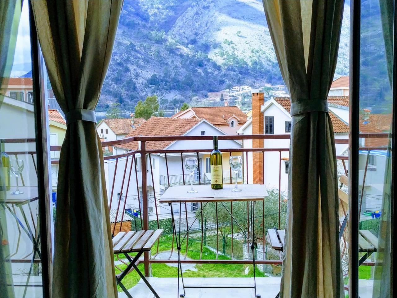 Rooms & Apartments Vukasovic Kotor Eksteriør bilde