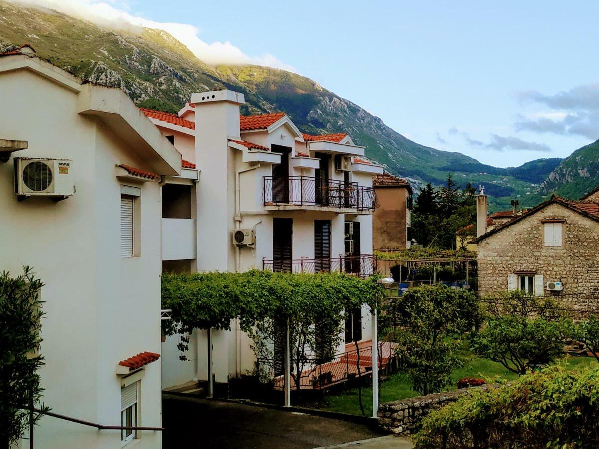 Rooms & Apartments Vukasovic Kotor Eksteriør bilde